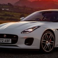 Jaguar celebra 70 años del lanzamiento del XK120 con el F-Type Chequered Flag Edition