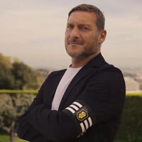 Del amor y la fidelidad por la Roma, a recalar en la Kings World Cup. Francesco Totti capitaneará a su Italia en el mundial de Gerard Piqué
