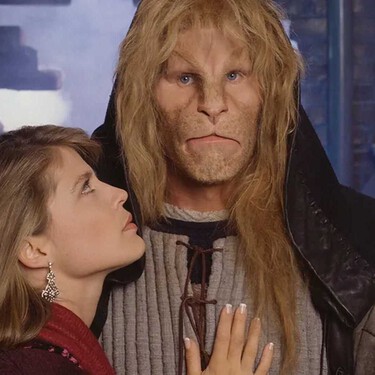 En los 80 George R.R. Martin y Ron Perlman se cruzaron de manera inesperada: una adaptación muy rara de 'La bella y la bestia'