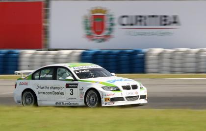 Los BMW recuperan terreno en Valencia