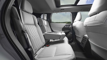 Mitsubishi Outlander 2025 28