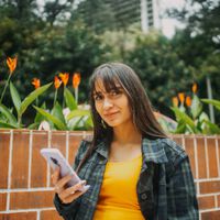 Las OMV ya no quieren multiplicarse: ahora empiezan a comprarse entre ellas para competir con Telcel y AT&T 
