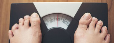 Se a sua mãe não ensinou, a ciência te ensina a se pesar corretamente: médico explica qual o melhor horário para subir na balança