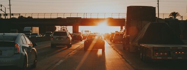 Mientras Europa avanza hacia la prohibición de coches diésel y gasolina, EEUU recula con el coche eléctrico para salvar su industria