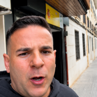 Ángel Gaitán critica las mesas vacías al ir a la Seguridad Social: “Son unos vagos. Como español y como empresario he pagado 200.000 € de impuestos”