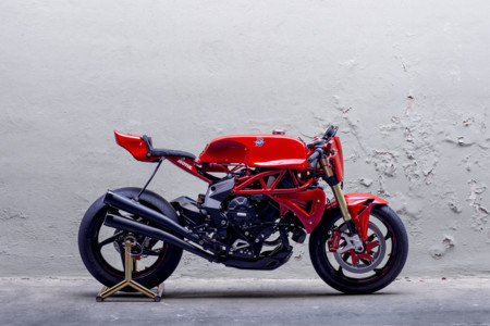 Deberías hidratarte antes de ver la MV Agusta Ago TT, el homenaje de Deus Ex Machina a Agostini