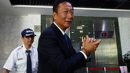 Foxconn promete vender coches eléctricos por menos de 15.000 dólares (11.000 euros)