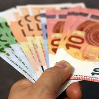El peligro de subir el SMI a mil euros, los trabajadores que pasan a la economía sumergida