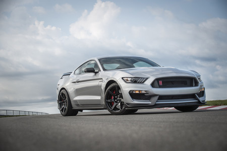 Ford Mustang Shelby GT350R, ahora con mejoras heredadas del todavía más salvaje GT500
