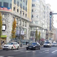 Prohibir girar a la izquierda en los cruces: la solución radical que evitaría uno de cada siete accidentes
