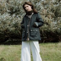 Barbour rebaja su icónica chaqueta en más de un 30%: de 439 a 299 euros