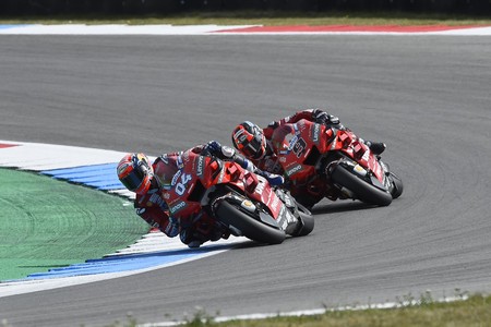Danilo Petrucci no adelantó a Andrea Dovizioso para intentar ganarse la renovación con Ducati