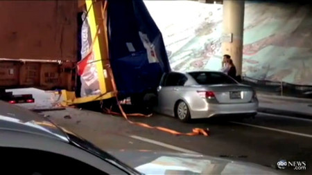 Hay gente con mucha suerte (LXXXVIII): Cuando la carga de un camión casi te mata