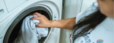 Lavar los trapos en la lavadora está muy bien, pero un ingeniero químico recomienda seguir este protocolo para evitar bacterias