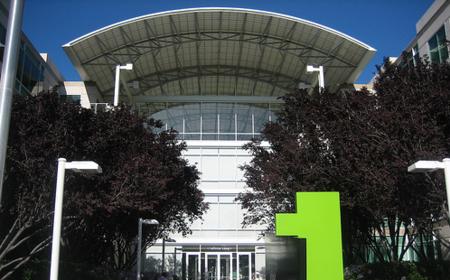 Una demanda acusa a Apple de tratar a sus empleados como esclavos