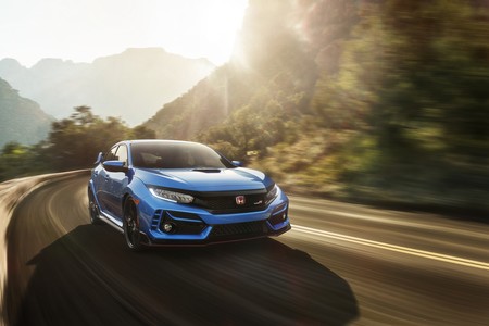 El Honda Civic Type R se renueva en 2020 con retoques mínimos para los mismos 320 CV