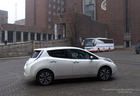 Nissan LEAF 2013 presentación en Oslo 05