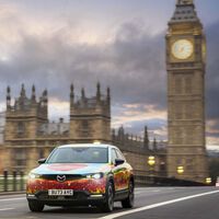 Los coches eléctricos están haciendo perder mucho dinero a Reino Unido porque no usan gasolina. El Gobierno ha decidido que paguen por cada kilómetro que recorran