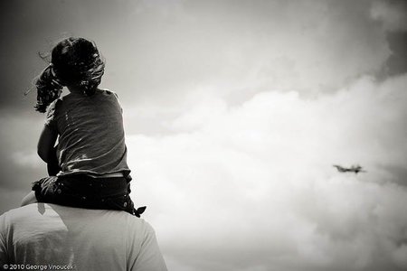 Parece ser que los niños también molestan en los aviones