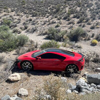 Dolorpasión™: chocan y abandonan un Acura NSX en medio del desierto de Las Vegas 
