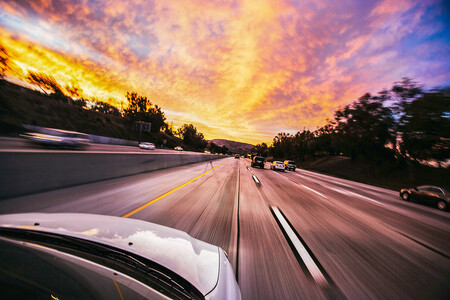 A Toda Velocidad En Autopista Foto Taras Makarenko