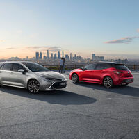 El Toyota Corolla actualiza su gama en España: todos los precios del híbrido más vendido de nuestro mercado