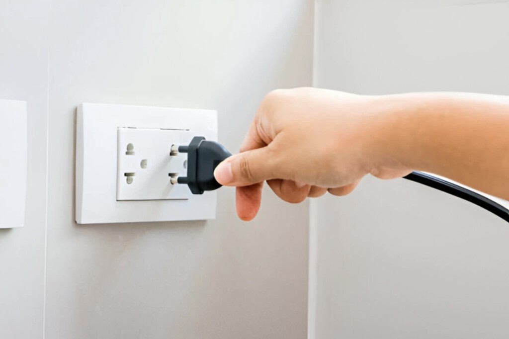 Tenía la casa llena de regletas y he encontrado la solución: duplicar enchufes sin hacer obra