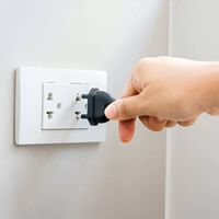 Tenía la casa llena de regletas y he encontrado la solución: duplicar enchufes sin hacer obra