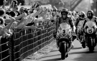 John McGuinness se rompe el escafoides