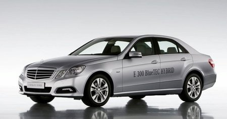 El Mercedes E 300 BlueTEC Hybrid llegará en Septiembre