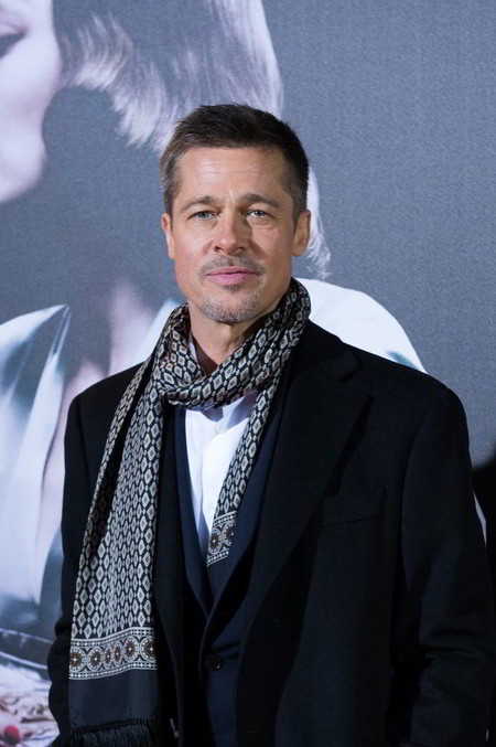 Brad Pitt domina el look de la temporada en la premiere de "Allied" en España