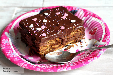 Recetas de verano para hacer con los peques: tarta de galletas y chocolate