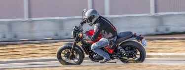 Probamos la BSA Bantam 350: la demostración de que una moto de menos de 4.000 euros puede ir bien y tener rollazo