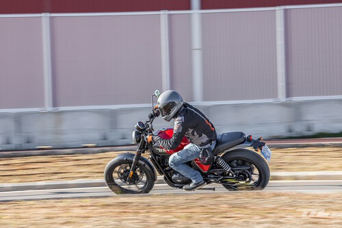 Probamos la BSA Bantam 350: la demostración de que una moto de menos de 4.000 euros puede ir bien y tener rollazo