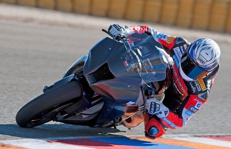 Joan Lascorz se recupera y se sube a su ZX10R