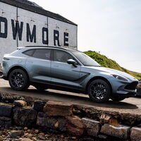 Aston Martin DBX Bowmore Edition 2021, el SUV deportivo que lleva el nombre del famoso whisky escocés