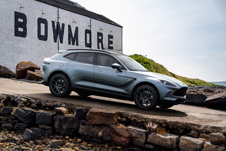 Aston Martin DBX Bowmore Edition 2021, el SUV deportivo que lleva el nombre del famoso whisky escocés