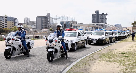 La policía de Japón estrena coches eléctricos: 22 Nissan Leaf para que los ladrones no les oigan llegar