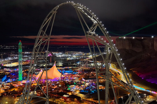 La montaña rusa más alta, más larga y más rápida del mundo ha echado a rodar a 249 kilómetros por hora 