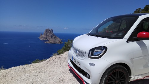 Ibiza es el hábitat natural del smart Ushuaïa, y por eso lo hemos probado allí