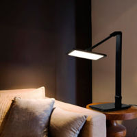 Lámpara LED de escritorio con USB por 12,79 euros y envío gratis