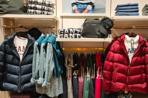 El Corte Inglés liquida todo el stock de camisas, cazadoras, pantalones y más al 60% de descuento en su outlet