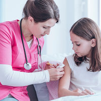 La Asociación Médica Estadounidense pide que se permita vacunar a menores de edad aunque no tengan la autorización de sus padres