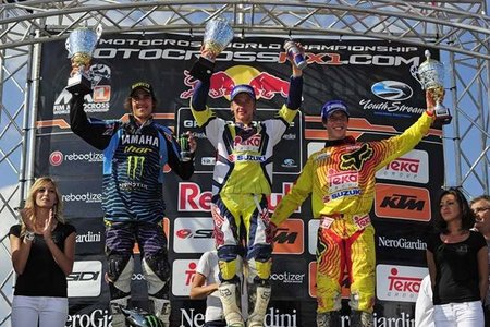 Podium MX2