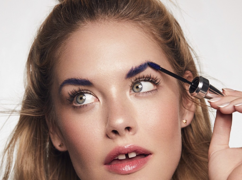 Si hacerse las cejas en Benefit ya mola, con este proyecto solidario lo hará todavía más