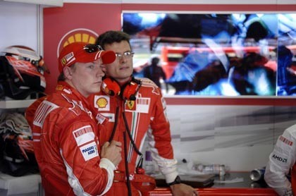 Raikkonen no se libra del maleficio de Nurburgring
