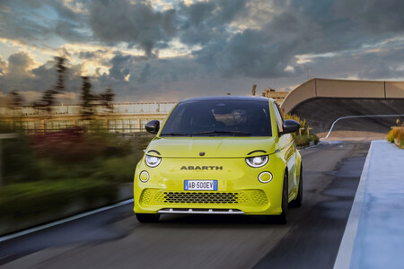New Abarth 500e 34