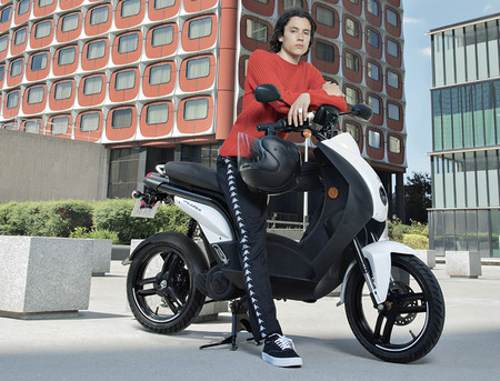 El Peugeot e-Ludix renace como ciclomotor eléctrico con 50 km de autonomía y cuesta 3.500 euros
