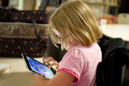 Tres aplicaciones del iPad para que los niños aprendan inglés