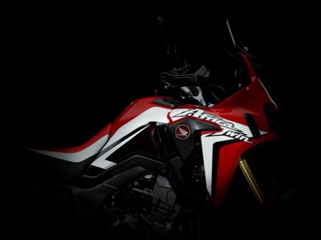 Así es la nueva Honda CRF1000L Africa Twin rodando por pista